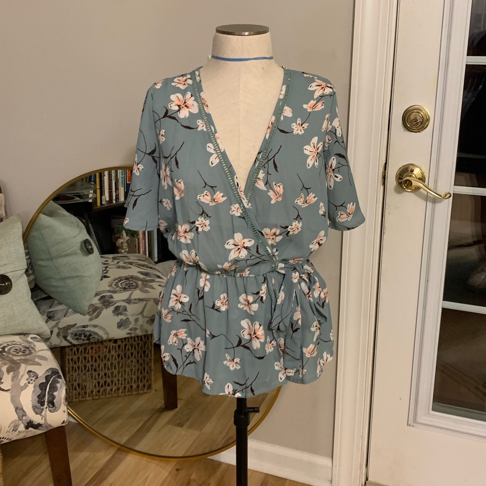 Flowy Wrap Type Floral Top